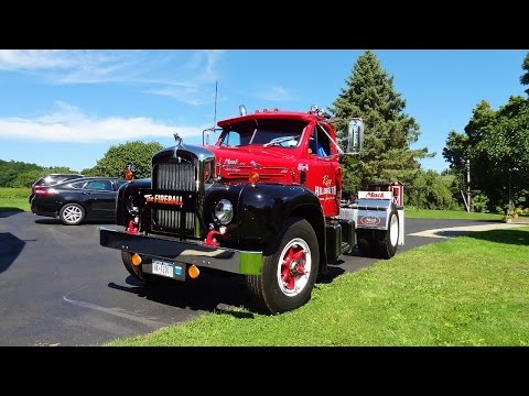 Mack B-61 with 711 Thermodyne