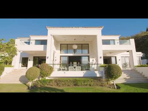 Modern designer villa with panoramic views in La Zagaleta - BHHS1104