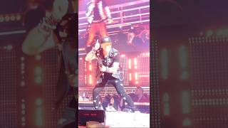 Download lagu DONNIE WAHLBERG | NEW KIDS ON THE BLOCK | DIRTY DANCING | MIXTAPE TOUR 2022 #shorts #nkotb mp3