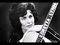 Loretta Lynn - Frosty The Snowman (Country Christmas Songs)