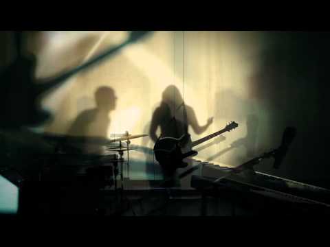 Vidéoclip All Lights On, Who Are You