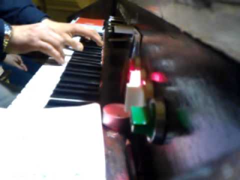 KH520 130313 f ITT JELEN VAGYON AZ ISTENNEK FIA ITT JELEN VAGYON FELÁLDOZOTT ÉE163 1827 felHU NB4S