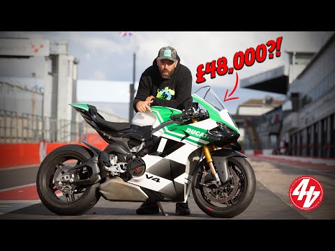 Ducati Panigale V4 Tricolore | Road + Track TEST