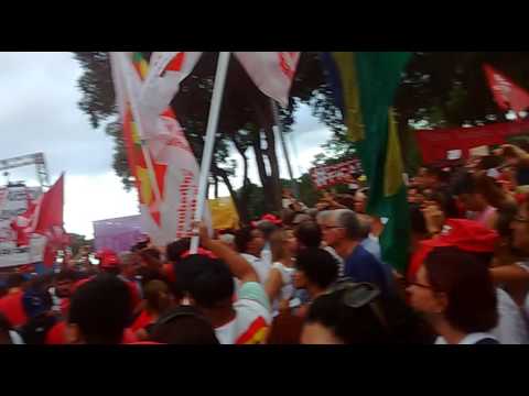 Beth Mendes discursando. #TodosPelaDemocracia