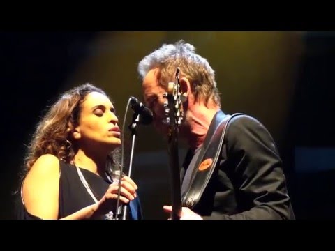 Noa and Sting - Fields of Gold - Olympia