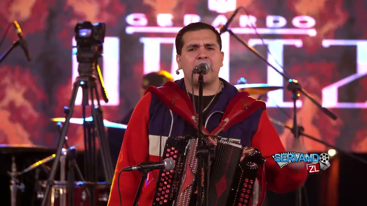 Pasado Pisado - Grupo Marca Registrada & Gerardo Ortiz [En Vivo]