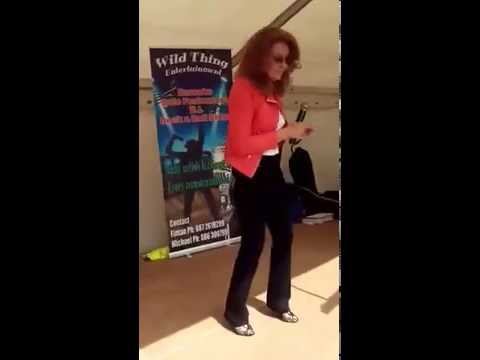 Sandie Jones performing at the Finglas Festival (2)