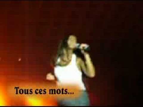 Nadiya chante à Marignane en juillet 2008