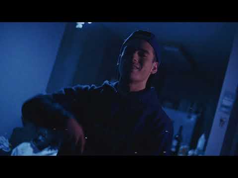 Chrisvee - Famous (Official Music Video)