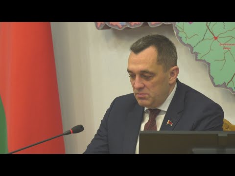 Председатель Витебского облисполкома Александр Субботин
провёл прямую телефонную линию
