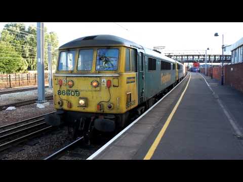86609 + 86632 pull away from Stratford [Full HD]