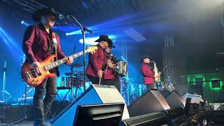 La Reunión Norteña- Un Minuto Mas (En Vivo)