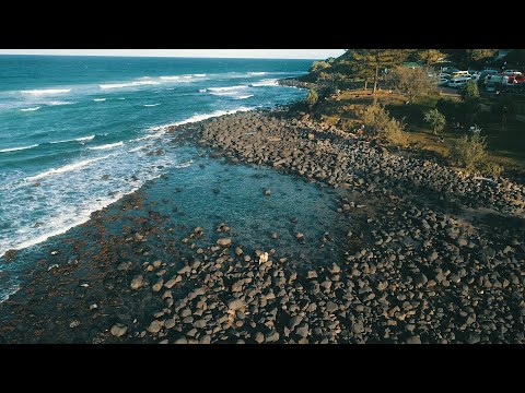 Burleigh Point - Surfing in Australia