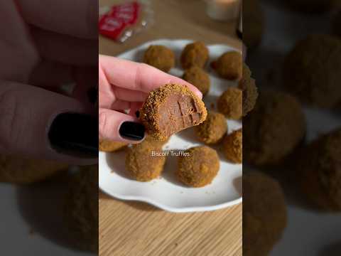 Biscoff Truffles 🍫🍫🍫 #biscoff #lotus #chocolate #truffle #yummy #easytomake #recipe #shorts