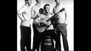 Clancy Brothers and Tommy Makem - Outlawed Rapparee