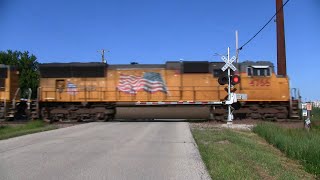 preview picture of video 'Union Pacific Freight Train - County A4'