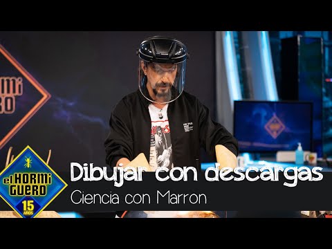 Marron 'dibuja' sobre una calabaza mediante descargas eléctricas - El Hormiguero