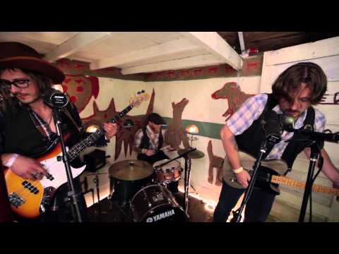 Sunday Valley (Sturgill Simpson) - I Wonder (Live from Pickathon 2011)