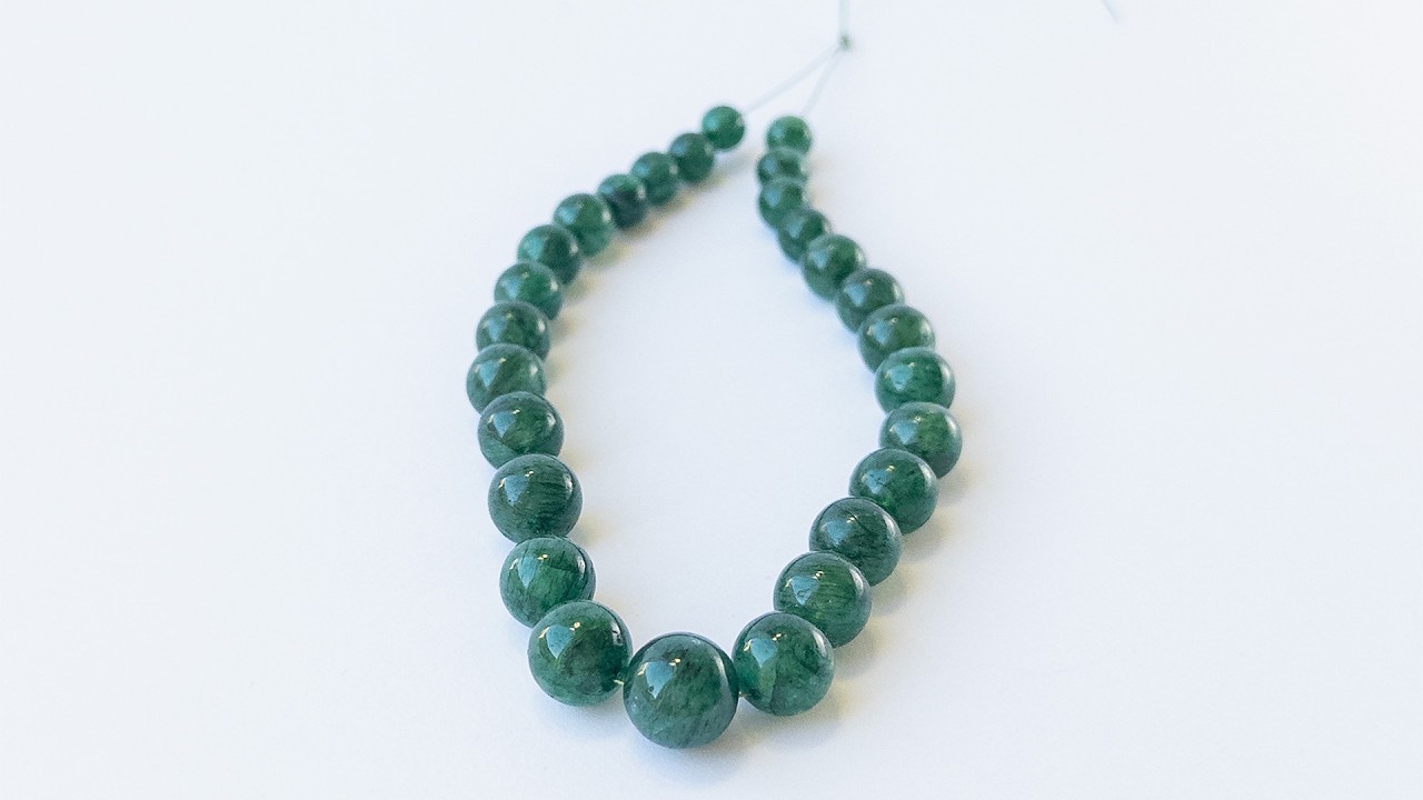 Emerald | Smooth Round | 6-10mm Bead Size | 27 Pieces | 100 Carats video