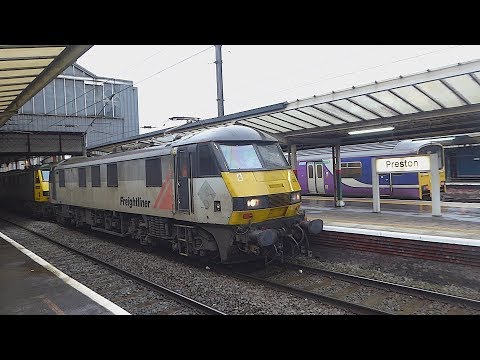 Double Headed Freightliner Class 90 leaves Preston (14/2/18)