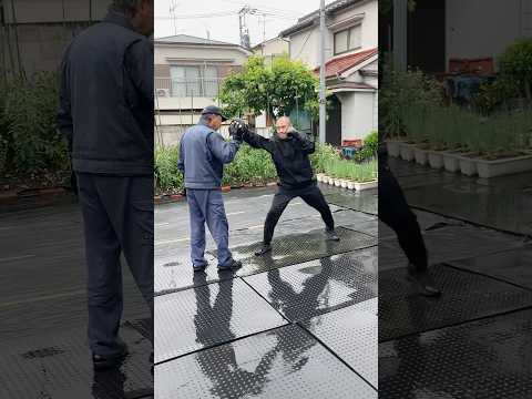 怒りのカメラマン、タカP練習1日目のジャブ