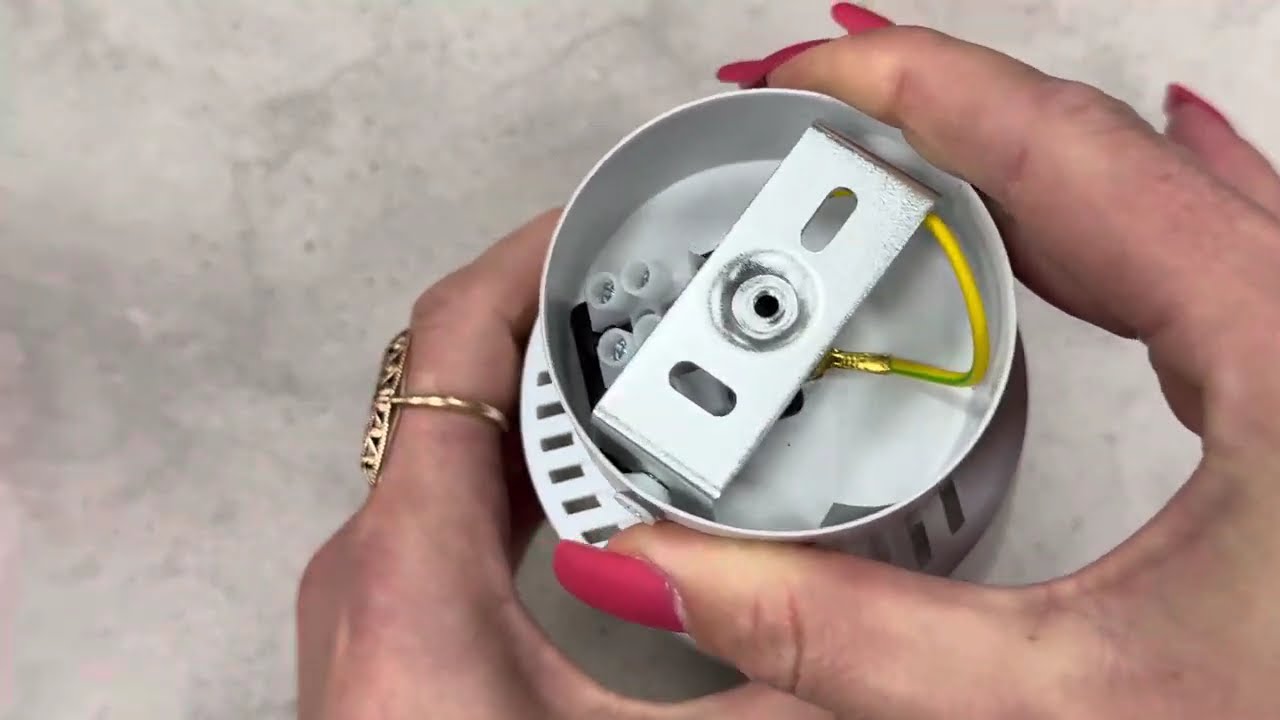 Накладной поворотный светильник спот Ledcoin ML411-1 под лампу белый (80312)