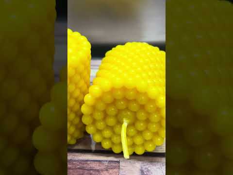 Свеча Бусинки 75*60 из пчелиного воска - фото 1 - id-p2513636787