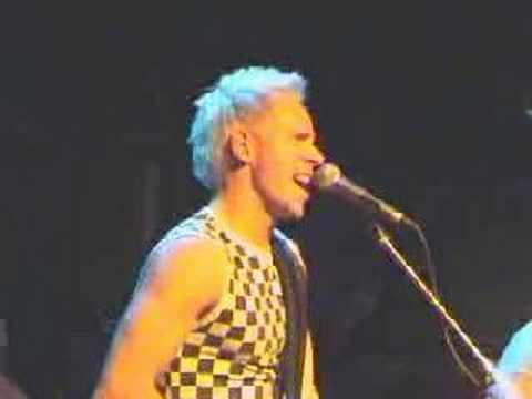 Björn Rosenström - Raggarrock "Pojkarna som busar" (Live)