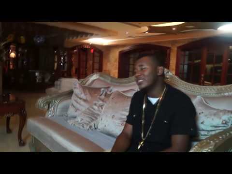 @GagoMan7  Feat Kamaleon - No Me Conviene Tu Amor(Official video)