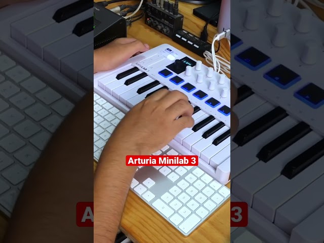 Vídeo relacionado con Arturia - MiniLab 3 - Controlador MIDI Universal para Producción Musical, con Paquete de Software Todo en Uno - 25 Teclas, 8 Pads Multicolor - Negro