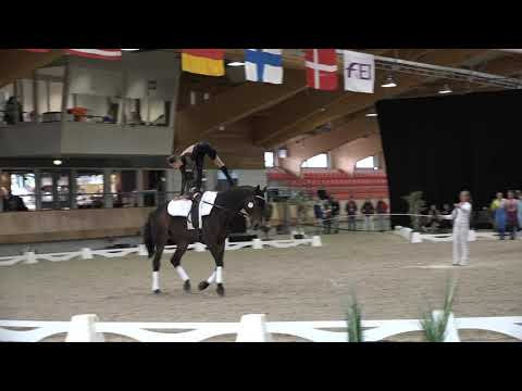 Leonie Linsbichler freestyle