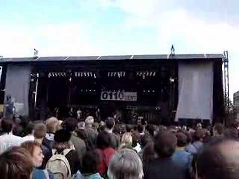 0110 In Gent: Bert Ostyn singing 'Like a Rolling Stone'