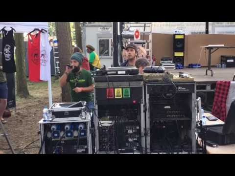 Moa Anbessa feat Well Jahdgment play Prince David - Ruler of Creation@Reggae Geel 2016 (6-8-2016)
