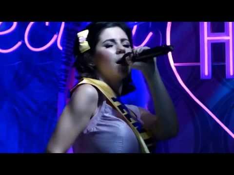 Video thumbnail for How to Be a Heartbreaker (Almighty Remix)