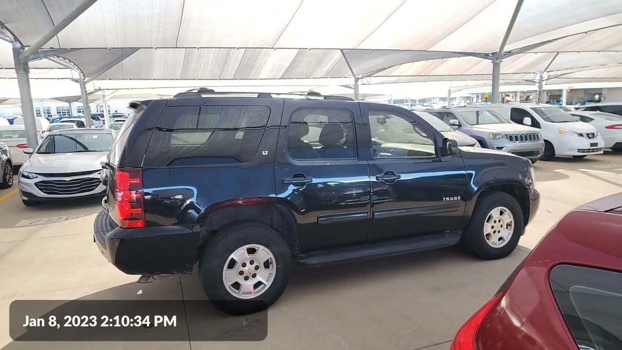 2013 Chevrolet Tahoe LT Start up engine and full review