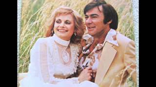 Jim Ed Brown &amp; Helen Cornelius &quot;(There&#39;s Nothing Like The Love) Between A Woman And A Man&quot;