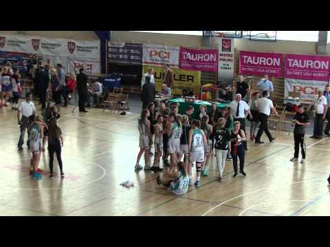 Radość zawodniczek MUKS WSG SUPRAVIS Bydgoszcz po zdobyciu MP Juniorek (U-18 K) w Kórniku 2015