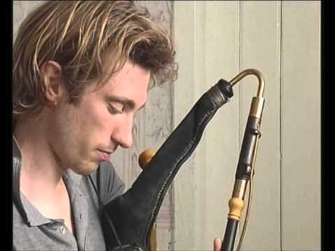 Rolling wave, jig / Caoimhín Ó Raghallaigh, uilleann pipes