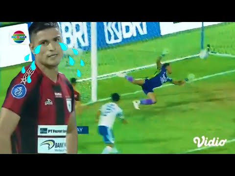 Aksi penyelamatan gemilang Teja Pakualam Bikin pemain Persipura frustasi