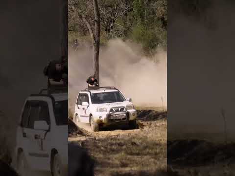 Nissan X-Trail vs. Pajero!