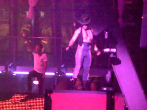 Gogo Pacha la pineda funbreak invades pacha