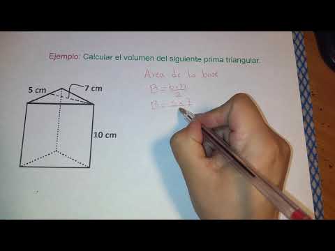 Calcular el volumen de un prisma triangular.