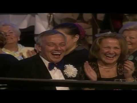 Toni Geller als der Wahlredner der Blauen Partei bei Karneval Köln 2000