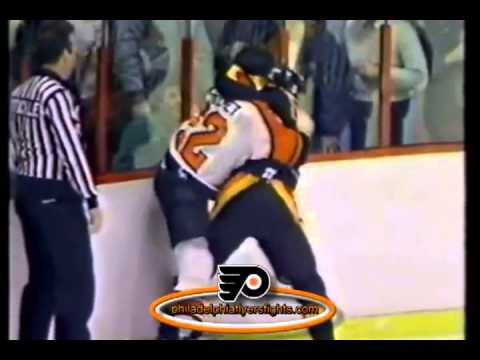 Jan 8, 1985 Doug Lidster vs Rick Tocchet Vancouver Canucks vs Philadelphia Flyers