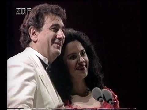 Placido Domingo with Angela Gheorghiu singing "Lippen schweigen" 1993 Berlin