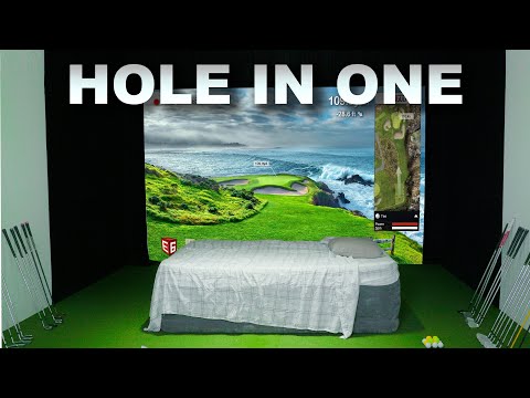 I Live in a Golf Simulator Until I Get a Hole in One