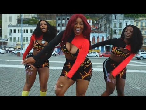 Noite e Dia  Lhe Empurra Video Oficial