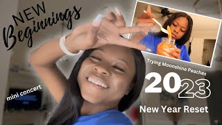 NEW BEGINNINGS… | trying moonshine peaches, new year reset & more