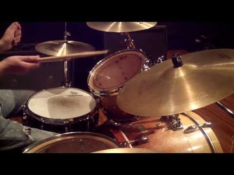 Fast Big Fill ( Derico Watson Style ) - Drum Lesson #74