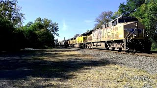 preview picture of video '[HD] CSX G098 and CSX Q? Racetrack - Fairport, NY'